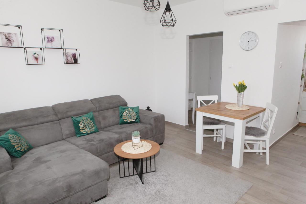 Apartman Lucija Карловац Екстериор снимка