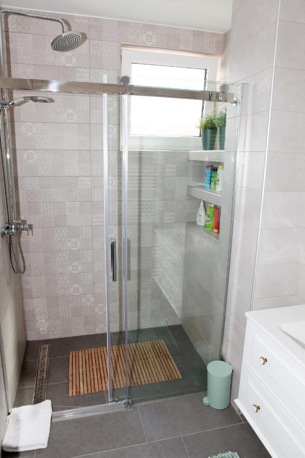 Apartman Lucija Карловац Екстериор снимка